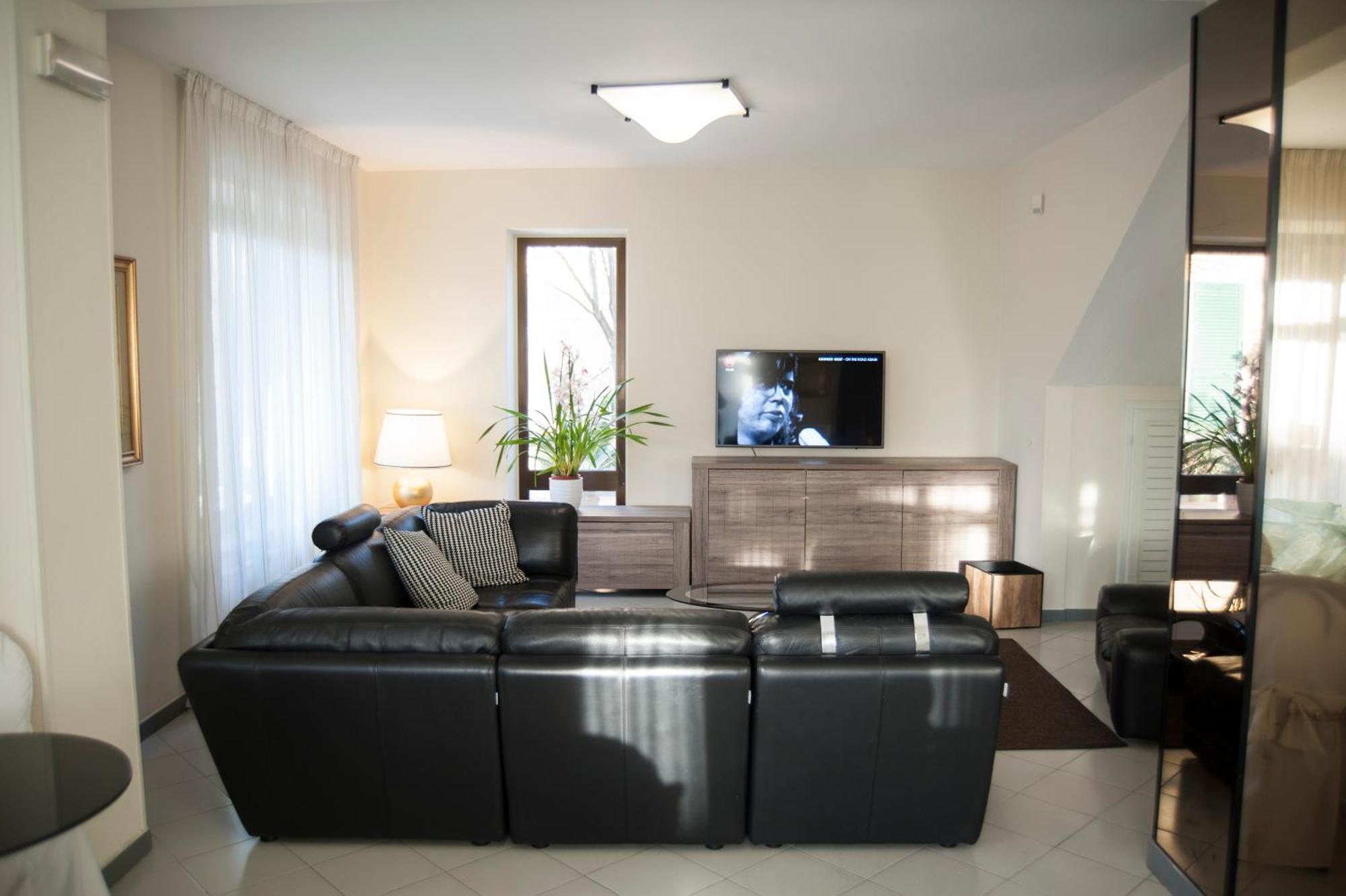 Hotel Gemma Del Mare مارينا دي بييتراسانْت المظهر الخارجي الصورة