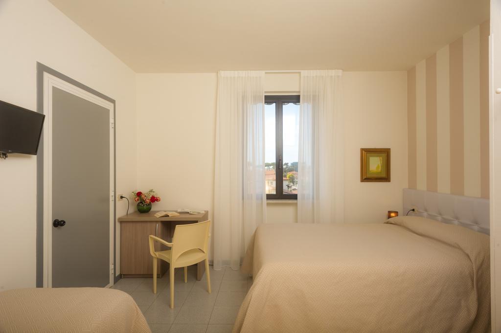 Hotel Gemma Del Mare مارينا دي بييتراسانْت المظهر الخارجي الصورة