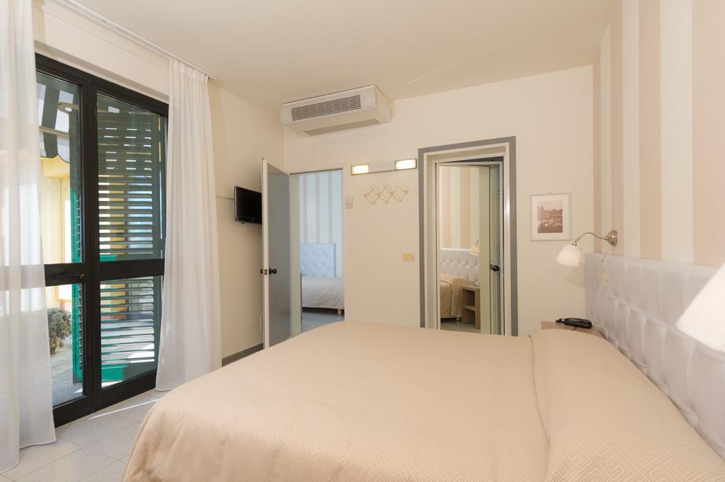 Hotel Gemma Del Mare مارينا دي بييتراسانْت المظهر الخارجي الصورة