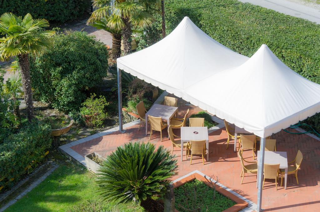 Hotel Gemma Del Mare مارينا دي بييتراسانْت المظهر الخارجي الصورة