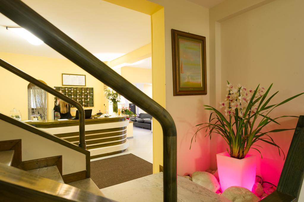 Hotel Gemma Del Mare مارينا دي بييتراسانْت المظهر الخارجي الصورة