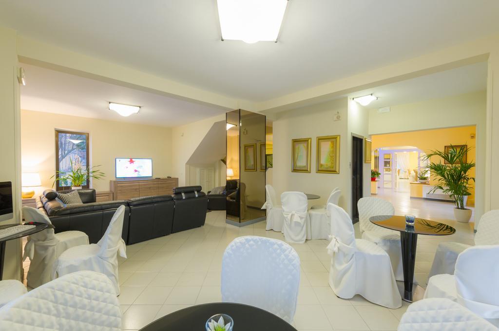 Hotel Gemma Del Mare مارينا دي بييتراسانْت المظهر الخارجي الصورة