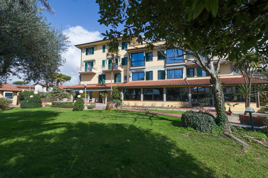 Hotel Gemma Del Mare مارينا دي بييتراسانْت المظهر الخارجي الصورة