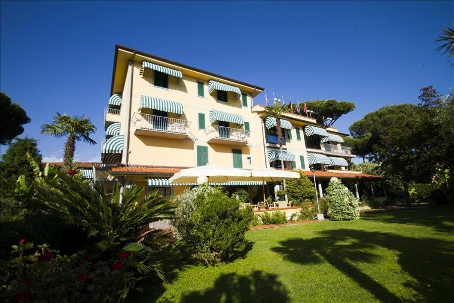 Hotel Gemma Del Mare مارينا دي بييتراسانْت المظهر الخارجي الصورة